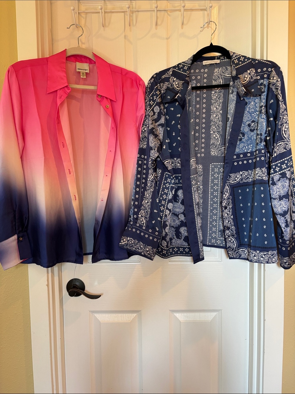 Women's Set of 2 Satin Button Up Shirts Size M